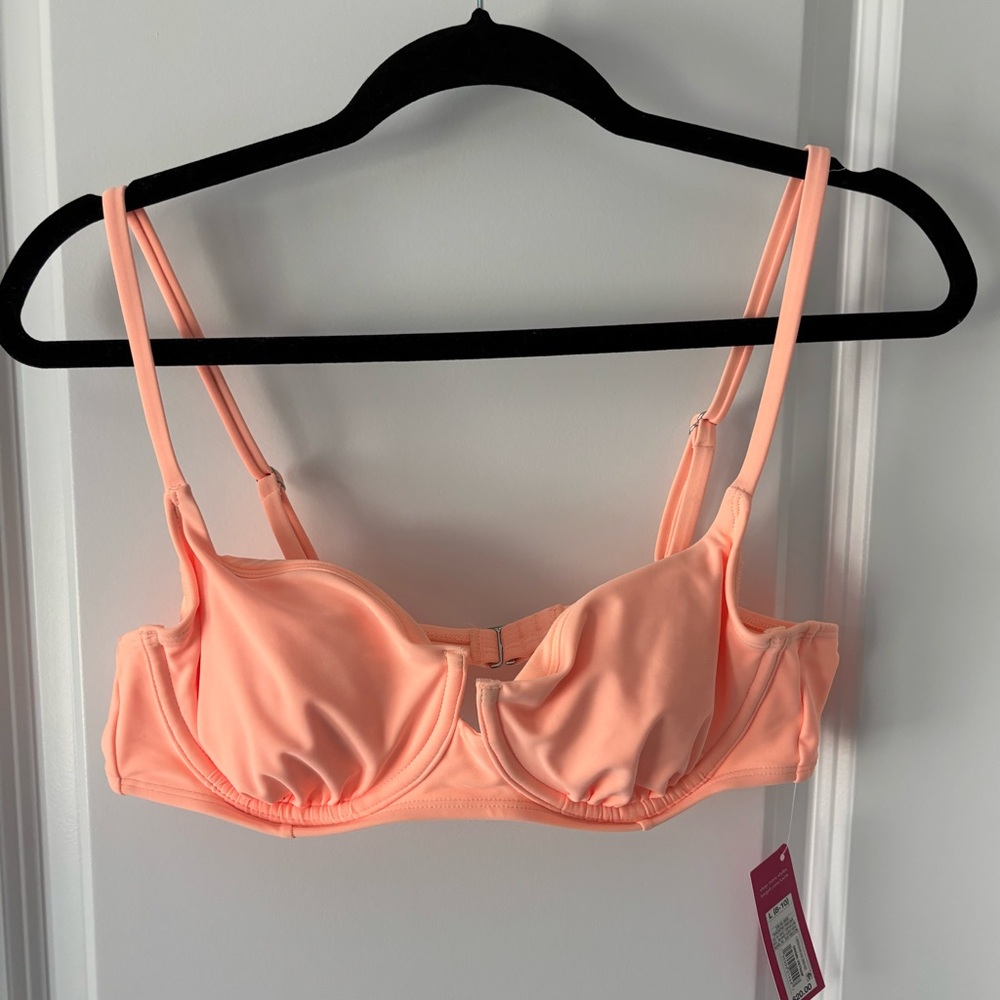 NWT Peach Underwire Bikini Swim Top Size Large